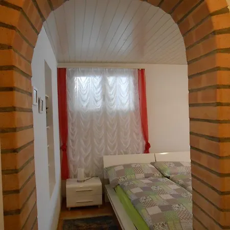 Colibri Apartament *